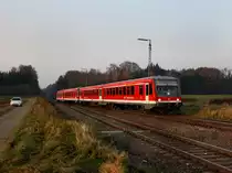 Der 628 585 und ein Weiterer als RB nach Salzburg am 11.11.2011 bei der Einfahrt in T��ling.