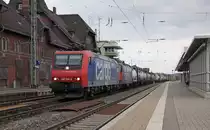 Nachdem der Sonderzug dann endlich seine Reise angetreten hat, kam noch dieses Doppel durch: 482 004-9 mit 421 381-5 als Wagenlok und Containerzug in Fahrtrichtung S�den. Aufgenommen am 17.09.2011 in Eichenberg.