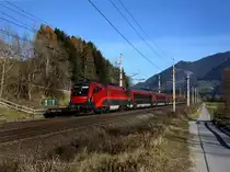 Die 1116 210 mit einem RJ am 19.11.2011 unterwegs bei Terfens.