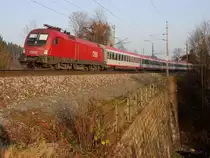 1116 076-9 am 11.11.2011 mit IC 642 von Wien Westbahnhof nach Salzburg zwischen Frankenmarkt und P�ndorf.