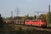 151 094+151 xxx am 25.10.11 mit einem Kohlezug bei der Durchfahrt durch Hamburg-Unterelbe.