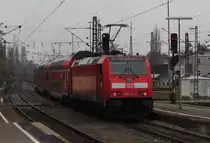 IRE nach Karlsruhe, aufgenommen hier bei der Abfahrt in Radolfzell. Typisch f�r diese Jahreszeit ist der Nebel, der den Bondensee �berzieht (20.10.2011)