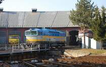 750 183-6 ∙ Nach Ankunft mit Fernzug R 721 „Bojnice“ („Stadt Weinitz“) aus Bratislava hl. st./Pre�burg Hbf. – Leopoldov/Leopoldstadt (hier Lokwechsel) – Topoľčany/Topoltschan nach Prievidza (os. st.)/Priwitz (Persbf.) ist die „Taucherbrille“ in Depot abgestellt; 17.11.2011