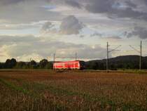 Ein 612er ist am Abend des 7. Augusts 2011 als RB nach Bamberg bei Kronach unterwegs.