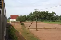 Hst. Ban Wang Chai, Blickrichtung Bangkok, am 18.Juni 2011.