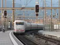 DB - ICE 401 075-7 bei der einfahrt im Bahnhof Olten am 30.09.2011