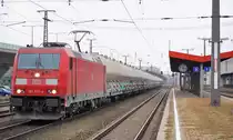 185 370 vom Handelskai kommend bei der Durchfahrt in Wien-Nu�dorf am 23.11.2011