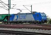 185 529-5 der  LTE  mit Sch�ttgutwagen bei Porz-Lind - 21.10.2011