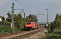 185 216 am 28.09.2011 mit leerem Erzzug bei der Durchfahrt durch Pleinting