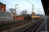 LOCON 217 (203 123-5) ex DR 110 376-1 der LOCON LOGISTIK & CONSULTING AKTIENGESELLSCHAFT mit einem Bauzug in Rathenow Richtung Stendal unterwegs. 24.11.2011