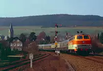Die bekannte Streckentrennung bei Nuttlar mit 218 142 am 17.04.1992.
