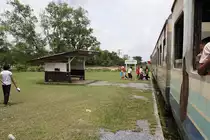 Hst. Ban Nong Pru Pong, Blickrichtung Bau Yai Jn., am 18.Juni 2011. 

