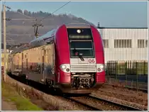 - Tiefstehende Sonne - Am Nachmittag des 23.11.2011 hat der Triebzug 2206 den Bahnhof von Diekirch verlassen und f�hrt in Richtung Ettelbr�ck. (Hans) 