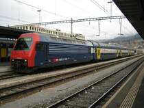 DPZ 450 048 als Ersatz RE 73826 in Chur. Infolge Bauarbeiten zwischen Altst�tten SG und Buchs SG verkehrten Bahnersatzbusse. Auf den Abschnitten Buchs-Chur und Altst�tten-St. Gallen verkehrten statt der mit Re 4/4 bespannten Z�ge, diese Pendelz�ge der S-Bahn Z�rich, 03.12.2011.
