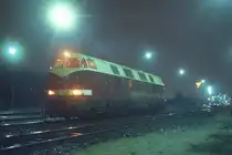 118 654 wartet im Bahnhof Berlin Grunewald auf den n�chsten Einsatz, 28.03.1985.