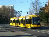 Dresden: Stra�enbahnlinie 13 nach Prohlis Gleisschleife nahe der Haltestelle Seevorstadt West Lenneplatz.(29.11.2011)