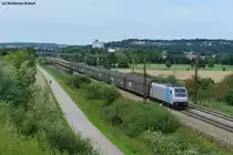 185 690-5 von Railpool mit einem Altmann Zug kurz nach Donauw�rth Richtung Augsburg, 11.08.2011 