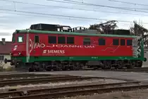 1110 524  Joanneum  am 04.12.2011 in Korneuburg, nachdem sie einen Sonderzug zum Retzer Advent von Wien S�dbahnhof (Ostseite) gebracht hatte. Der Zug war ab Korneuburg mit BR 52 100 unterwegs.