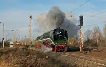 18 201 fuhr am 03.12.11 mit dem Sonderzug Chemnitz - G�rlitz durch Leipzig-Thekla Richtung Engelsdorf.