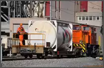 Gm 4/4 241 rangiert in Untervaz-Trimmis, wo vor allem Zement, Kehricht, Mineralwasser und Alteisen umgeschlagen wird. (30.11.2011)