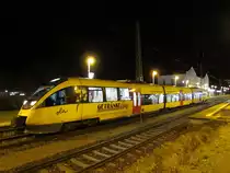 Am fr�hen Morgen im Bahnhof von G�strow Gleis 1 Talent 0005 der OLA auf dem Weg nach Rostock HBF am 06.12.2011 Das Bild entstand von der anderen Bahnsteigseite 2/3