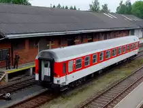 Bcmh 5156(SK-WSBA)0570514-1, wird von zwei Soldaten bewacht;110626