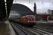 �BB-Taurus 1116 144-5 mit einem Autotransportzug durch f�hrt den Bremer Hbf. 06.12.2011