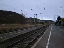 Kein Vorzeigebahnhof ist Sassnitz.Hier wurde in den letzten Jahre kein Geld investiert um den Bahnhof eventuell etwas aufzubessern.Die Gleise die gesperrt sind,wurden der Natur �berlassen.Aufnahme am 02.Dezember 2011.