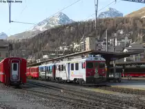 Ein komisches Bild bot sich am 1.12.2011 in St.Moritz, am meteorologischen Winteranfang stehen die ABe 4/4''' 51 ''Unesco'' + 53 ''Credito Valtelinese'' ohne Schnee vor dem Regio 1629.
