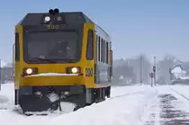Der Ultraschallschienenpr�fzug SRS 200 (Sperry) auf Messfahrt zwischen Jatznick und Ueckerm�nde. Bei leichtem Schneefall vom Bahnsteig 2 aus in Richtung Stellwerk B 1 bzw. Jatznick aufgenommen. - 16.02.2010

