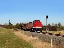 Die 112 708 am 16.10.2011 mit einem Fotog�terzug unterwegs bei Crawinkel. 