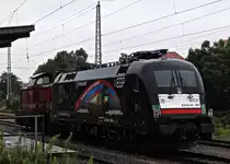 182 502 und 212 024 der EGP am 22.07.11 in Neustrelitz. Von Bahnsteig 2 aus aufgenommen. 
