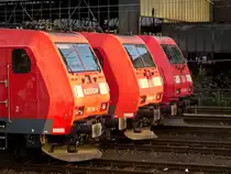 Fast ein Suchbild: Dreimal BR 185 (166, 001 und 366) und doch dreimal verschieden in der Nachmittagssonne in Wanne-Eickel (04.12.2011)