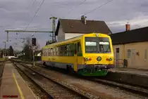 Nach dem Verkauf mehrerer �BB Dieseltriebwagen, Reihe 5047 an die GySEV/Raaberbahn, bekommen diese nun ein neues Farbkleid sowie neue Nummern.
Am 09.12.2011 fuhr einer dieser Triebwagen, 247 507 (ex �BB 5047 062), als R7735 von Wiener Neustadt Hbf nach Deutschkreutz.