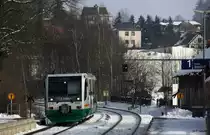 RegioSprinter 654 Vogtlandbahn / ARRIVA VT 37 als VBG 81167 Zwickau-Adorf, KBS 544 Zwickau - Plauen - Cheb - Mari�nsk� L�zně, fotografiert bei der Einfahrt in Jocketa am 01.02.2011