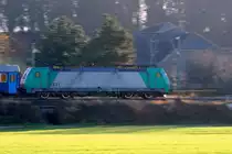 Mitzieher im Wurmtal, Cobra 2831 (186 223-4 ) aus Belgien, am 10.12.11 nach Aachen unterwegs.