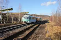Zur allj�hrlichen Bergparade in Schwarzenberg(Erz.)waren auch dieses Jahr wieder Sonderz�ge unterwegs.Hier 772 367 mit Anh�ngseln durch den Hp.Cainsdorf.10.12.2011.