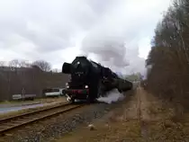 52 8154-8 machte am 10.12.11 die Adventsfahrt. Von Leipzig nach Schwarzenberg, hier in Lauter.