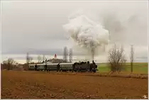 Am 10.12.2011 gab es im Pulkautal(Retz-Zellerndorf-Laa/Thaya-Mistelbach) einen Fotosonderzug.Bespannt wurde der Zug mit der Dampflok 93.1420 vom Verein Neue Landesbahn. 
Pfaffendorf