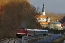 112 331 kam - leider- als Ersatz f�r 52 8079. So konnte man am 10.12.11 wenigstens das Schloss in Weesenstein an der Strecke nach Altenberg sehen. 

http://www.bahnmotive.de/europa/deutschland/heidenau_altenberg/seite_heidenau_altenberg.htm
