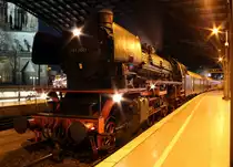 41 360 der Dampfloktradition Oberhausen mit einem Sonderzug aus R�desheim kommend, am Zugschluss lief E10 1239 mit