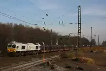 Kurz bevor wir unsere Fotostelle in Krefeld-Hohenbudberg erreicht hatten kam uns die ECR 247 035 entgegen.Aufgenommen am 20.11.11.