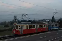 BDe 4/4 10 und C 11 fahren am 26.11.11 von Neuhaus Richtung Scheuren.