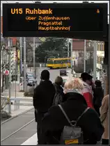 Großer Andrang - 

Am Eröffnungswochende probierten viele Leute den neuen Streckenabschnitt der U15 durch Stuttgart-Stammheim und Zuffenhausen aus. 1950 wurde Stammheim an die Straßenbahn angeschlossen, 2011 nun ans Stadtbahnnetz. Haltestelle  Korntaler Straße  in Stammheim. 

11.12.2011 (J)