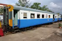 บสพ.70 (บสพ. =BTV./Bogie Third Class & Van) eingereiht im MIX 489 nach Kiri Ratthanikhom am 23.Aug. 2011 im Bf. Surat Thani. 

