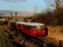 Der 772 140 und der 772 141 am 10.12.2011 als RB nach Gr�fenroda unterwegs bei Uelleben.