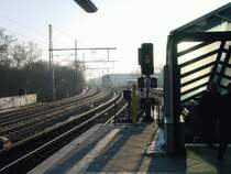 Montag, 14. Januar 2002

Ausfahrt in Richtung Neuk�ln des Bahnhofes Treptower Park mit Trppenabgang zum Fu�g�ngertunnel