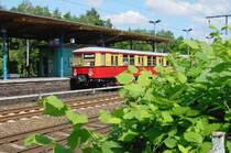 Sonntag, 2. Juni 2002

477 178 im Bahnhof Wuhlheide. Fahrtziel: Erkner bei Berlin