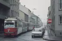 Wien Wiener Statdtwerke-Verkehrsbetriebe (WVB) SL 8 (E1 4810 (SGP 1973)) XII, Meidling,  Murlingengasse / Dörfelstraße am 2. November 1975. - Scan eines Diapositivs. Film: Kodak H.S. Ektachrome. Kamera: Minolta SRT-101.