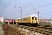 Einfahrt des geschobenen Messzuges mit dem Oberbaumesswagen (OMW ex DR) in den Bf Frankfurt (Oder), M�rz 2002.